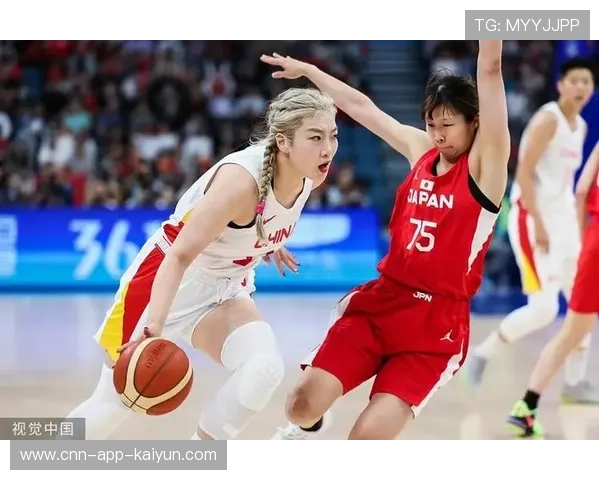 女篮联防快速形成堵截对手进攻路线