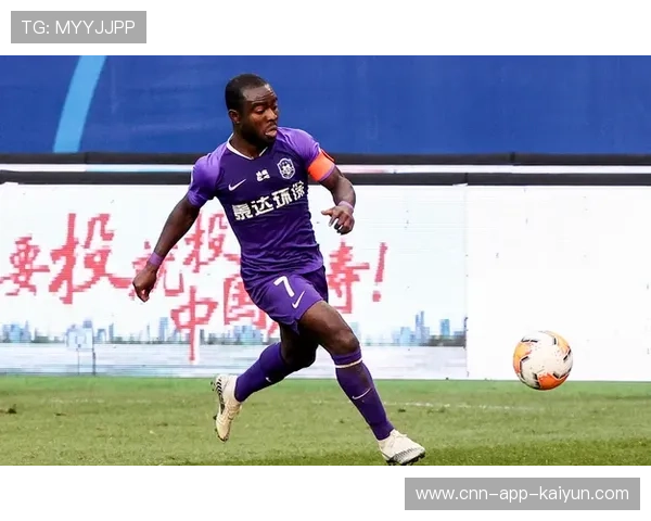 大连中场天才踢疯了全场耀眼成焦点